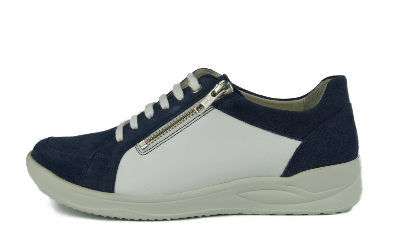 KORDULA Velour+Nappa in ocean+weiß KORDULA Velour+Nappa in ocean+weiß, seitlich abgebildet, mit weichem Obermaterial und modischer Farbkombination.