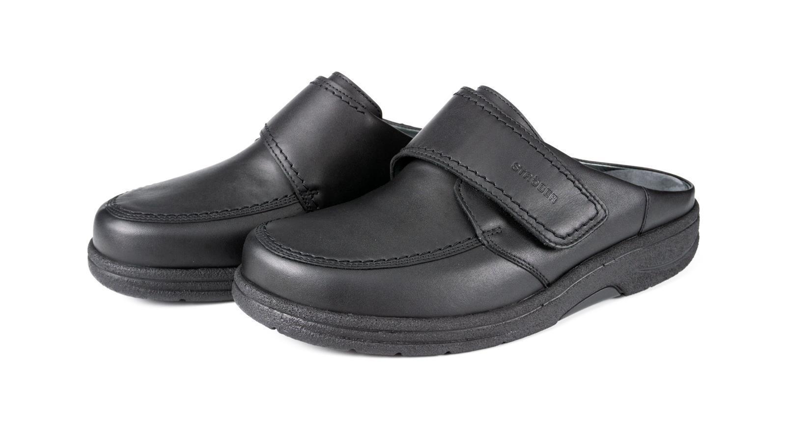 Der schwarze MOSES SportNappa Schuh, Weite K/M, auf einem hellen Hintergrund von der Seite fotografiert, zeigt seine sportliche Eleganz.