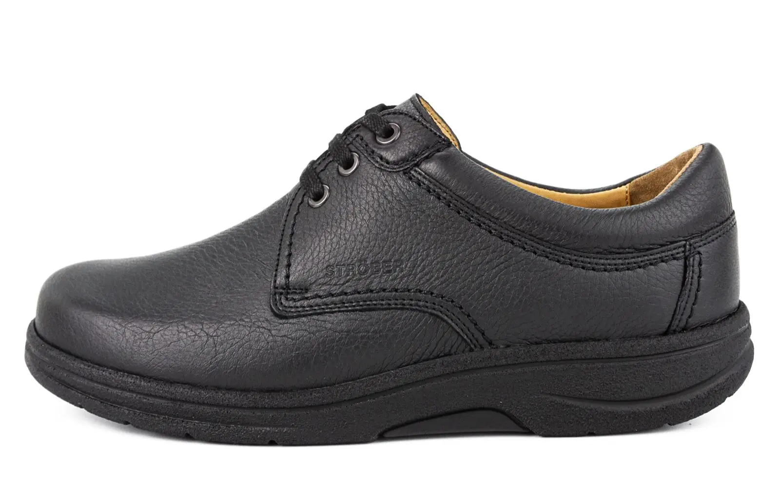 Der MASO Hirsch Schuh in schwarz, elegant und stilvoll, steht auf einem hellen Hintergrund, der seine feine Verarbeitung und Designrichtung betont.