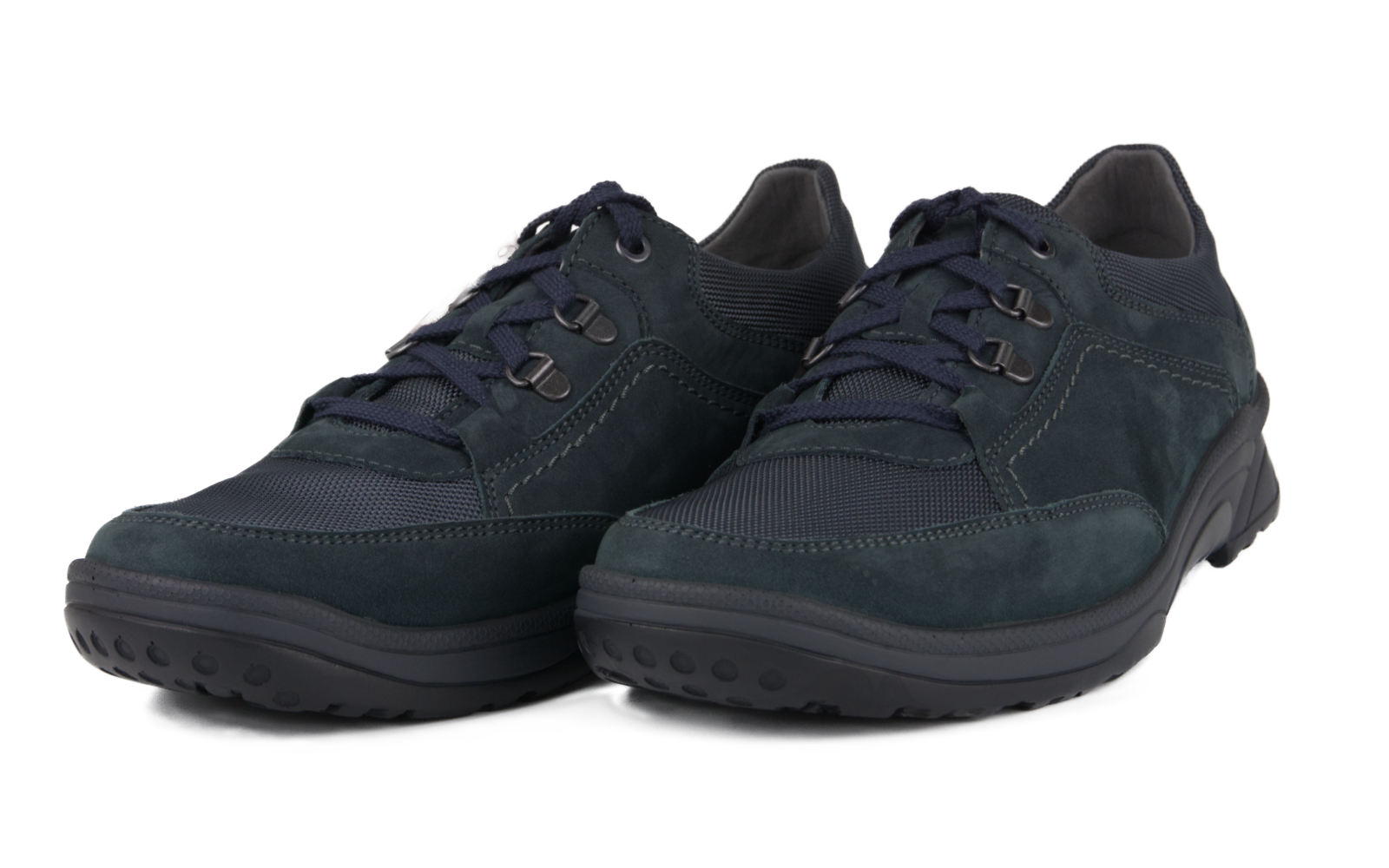 SAEL TEX Nubuk+Mesh in midnight+asphalt, elegant präsentiert auf einem neutralen Hintergrund, zeigt seine hochwertigen Materialien und modernes Design.