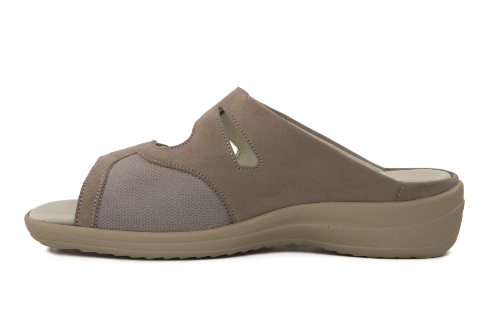 HEDI NubukStretch in stein marmor, elegant positioniert auf einem hellen Untergrund, zeigt seine hochwertige Verarbeitung und stilvolles Design.