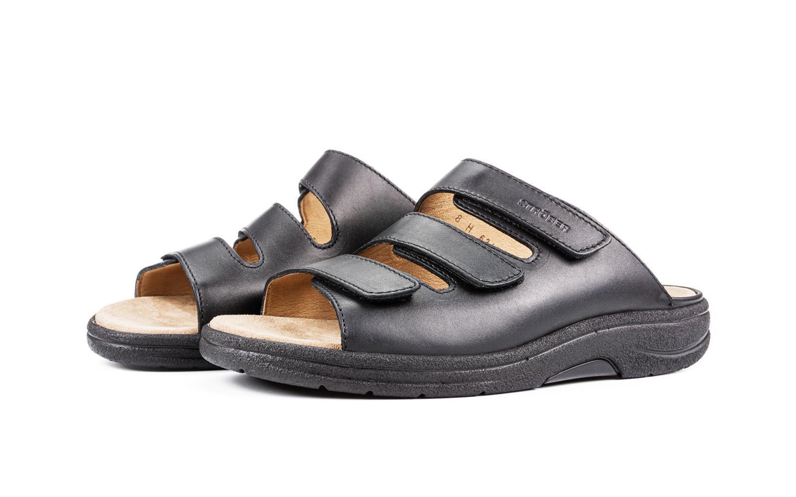 Schwarzer MARTIN Schuh aus SportNappa, seitlich positioniert, mit modischem Design und sportlichem Look. Ideal für aktive Tage.