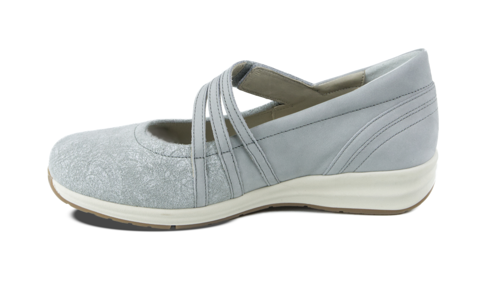 CORINNE Nubuk+Velour in light grey, seitlich von oben fotografiert, zeigt das elegante Design und die weiche Textur des Schuhs.