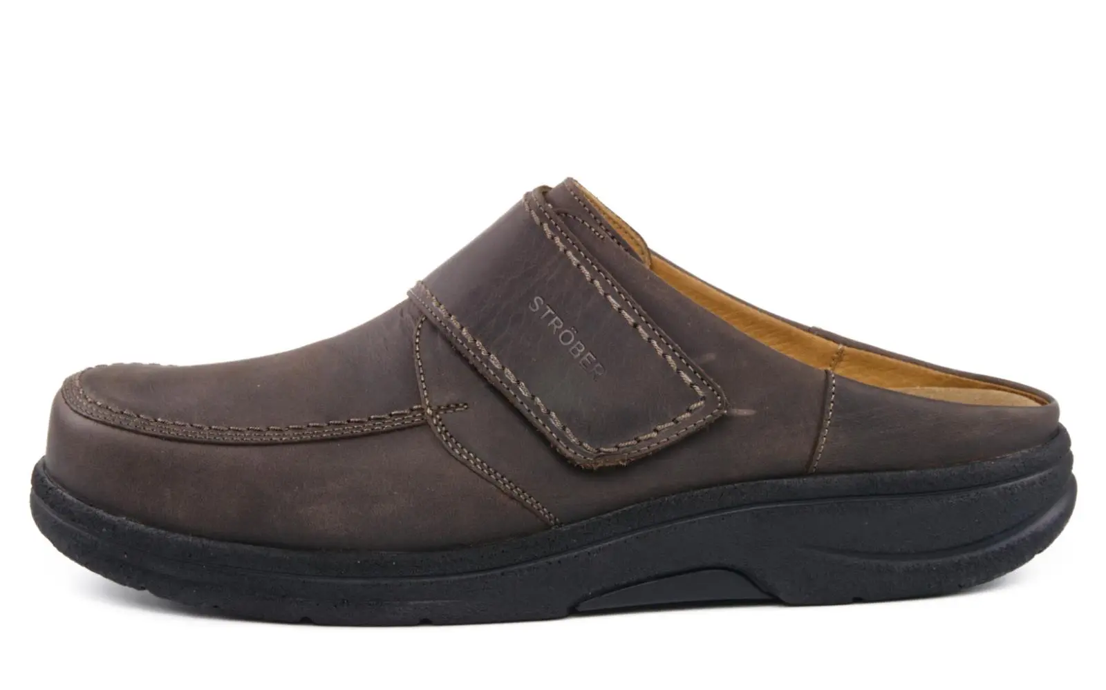 MOSES FettNubuk in ebony - Weite H/J, seitliche Ansicht der Schuhe auf weißem Hintergrund, betont die hochwertige Verarbeitung und den bequemen Schnitt.