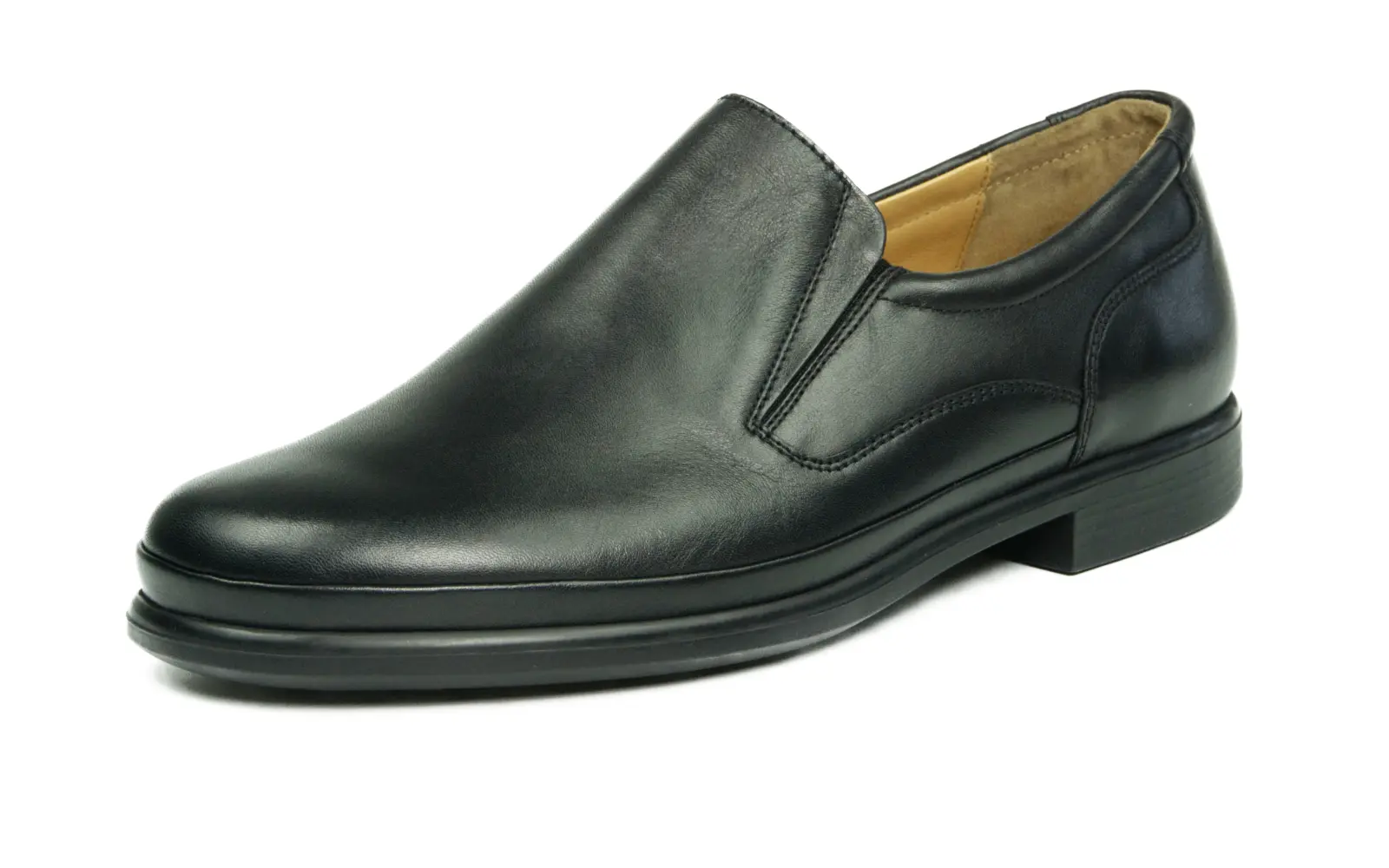Schwarz ERICH Nappa Schuh, elegant und modern, von der Seite betrachtet, mit feiner Lederstruktur und minimalistischem Design.