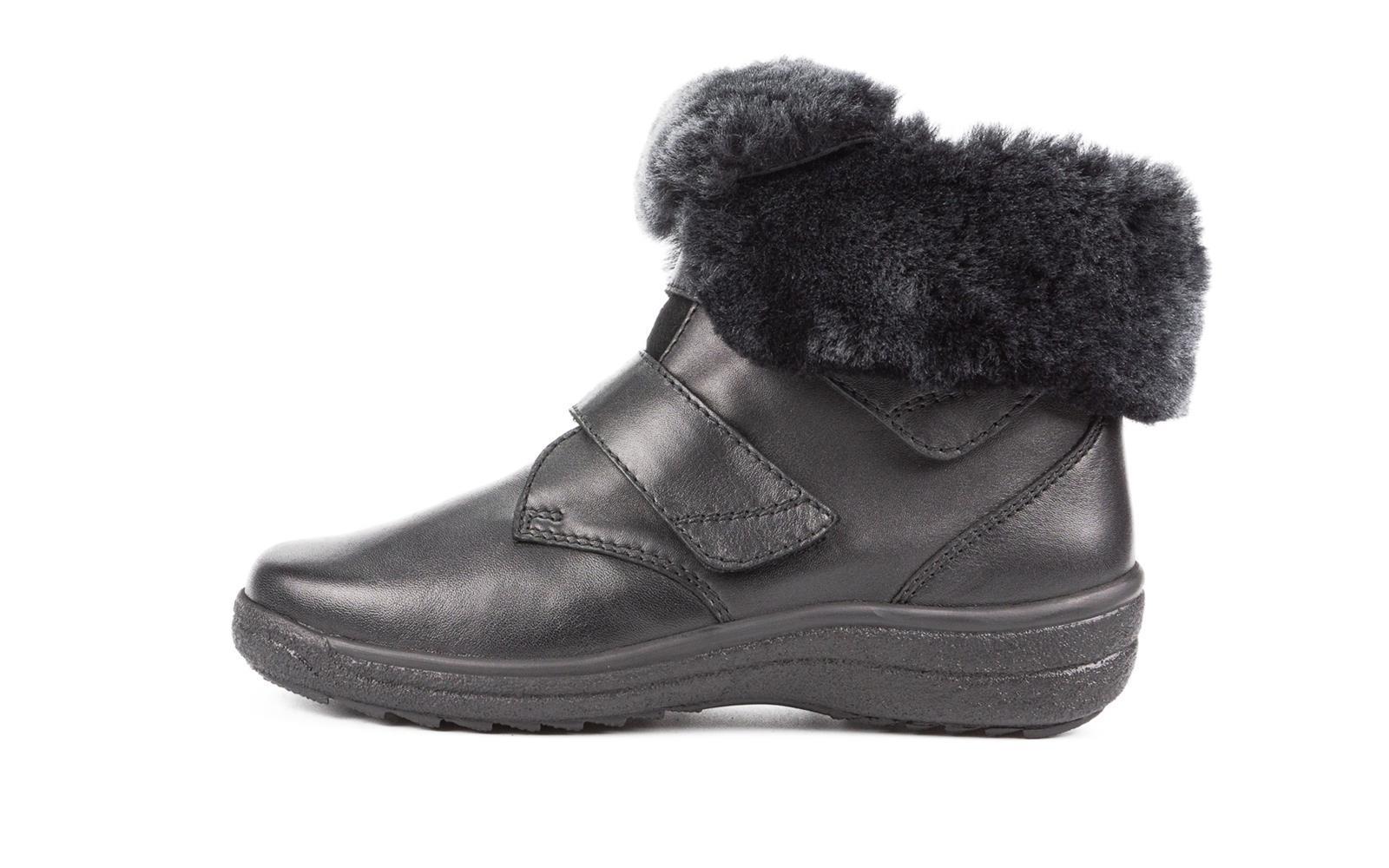 Schwarze SOPHIA Schuhe aus Nappa-DoubleFace, elegant auf einem neutralen Hintergrund platziert.