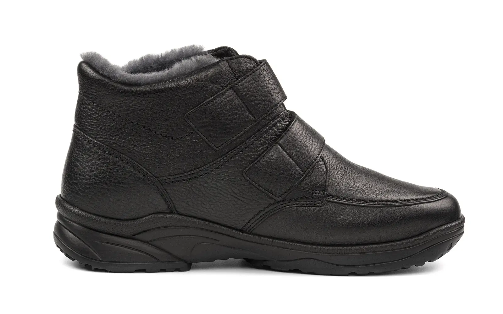 Schwarzer SALVO SoftCalf Schuh mit Lammfellfutter in Weite K, seitlich präsentiert auf neutralem Hintergrund.