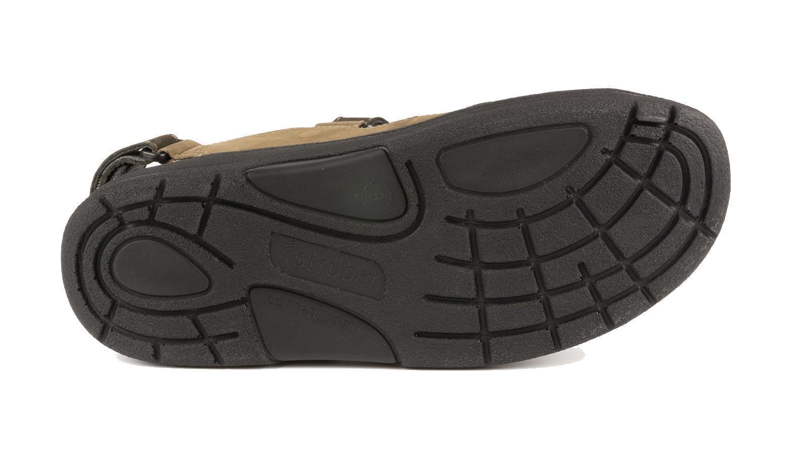 Der Schuh MATTHIAS in torf-cafe, aus Nubuk-Neopren, zeigt eine moderne Silhouette und ist auf einem weißen Hintergrund positioniert.