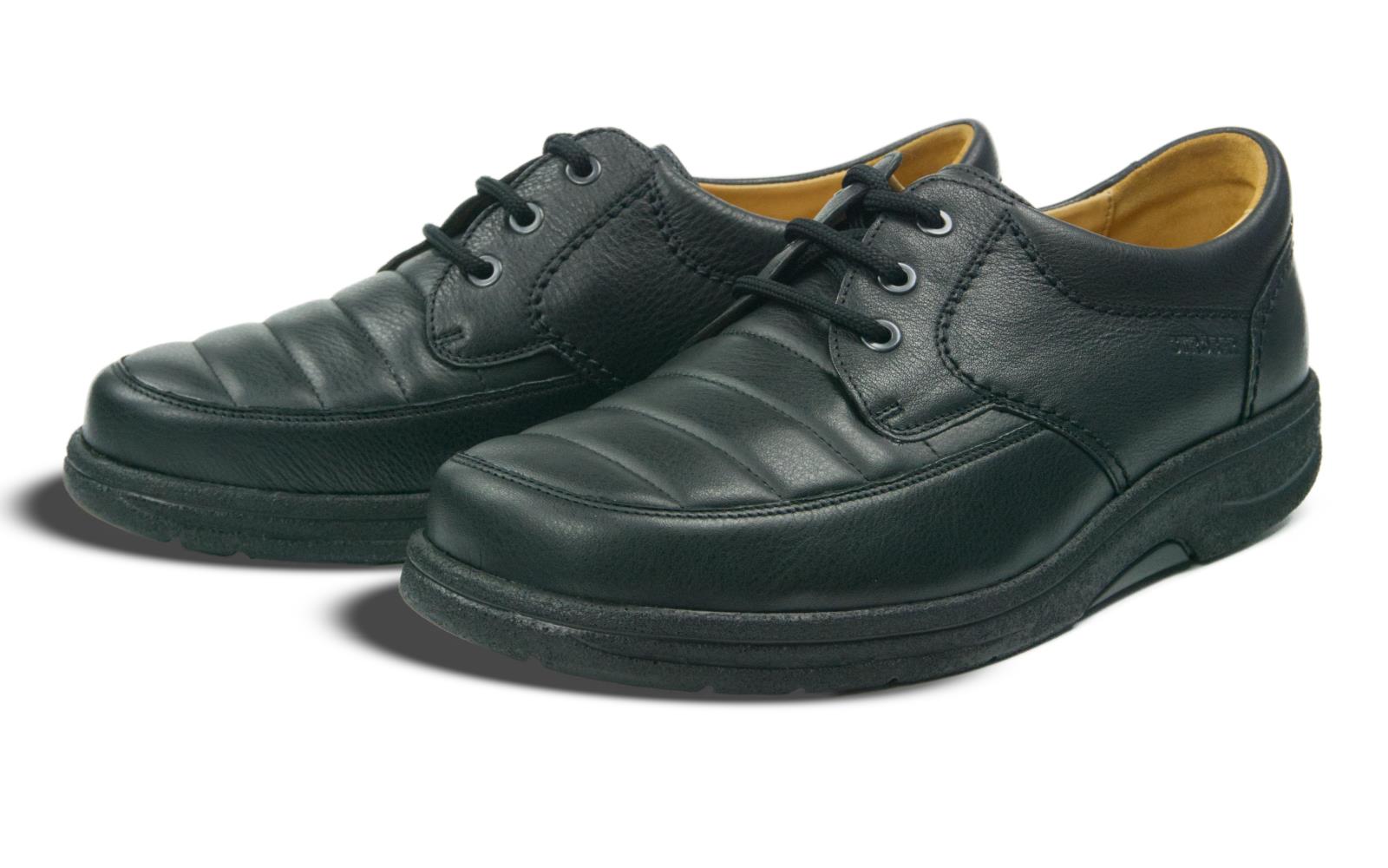 Schwarze MANFRED NappaSoft Schuhe auf einem neutralen Hintergrund, ideal für stilvolle und komfortable Outfits.