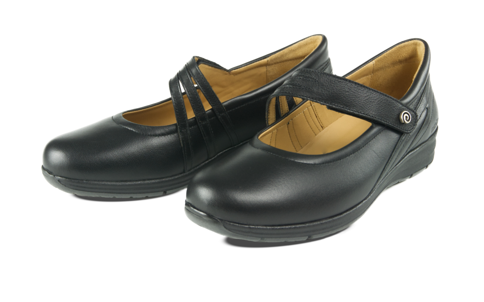 Schwarze CORINNE LammNappa Schuhe, seitlich im Fokus mit elegantem Design und weichem Obermaterial.