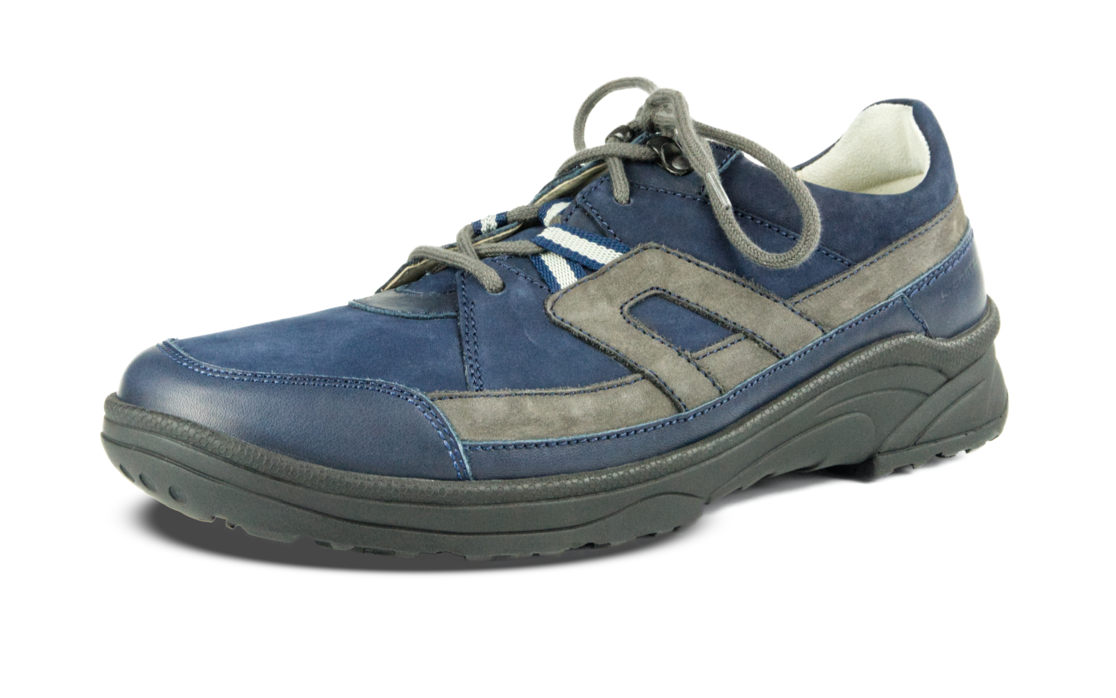 SAMSON Napa + Nubuk in blau und braun, seitlich von oben fotografiert, auf neutralem Hintergrund.