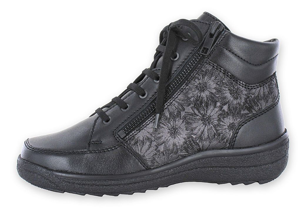 Schwarzer SENTA Schuh aus NappaVelour, elegant positioniert auf einem neutralen Hintergrund, zeigt sein hochwertiges Material und stilvolles Design.