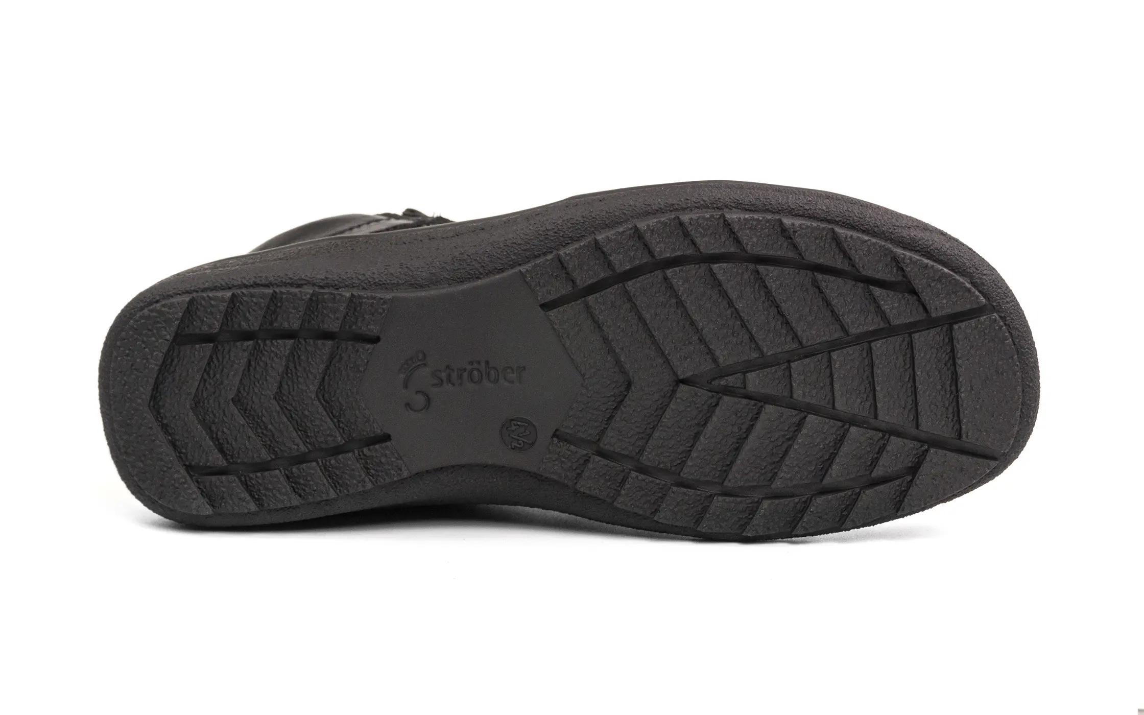 Der Schuh SENTA Nappa+LammVeloursRose in Schwarz zeigt eine elegante silberne Schnalle und eine bequeme, stilvolle Form. Ideal für den Alltag.