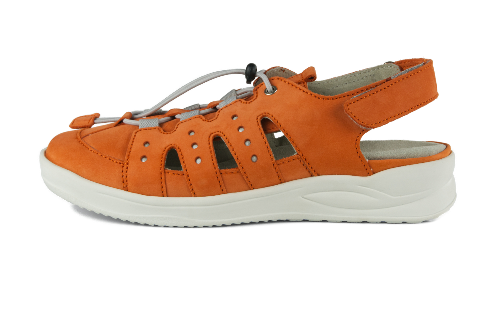 Die KERSTINA Nubuk Schuhe in orange, seitlich auf einem weißen Hintergrund positioniert, zeigen ihr modernes und elegantes Design.
