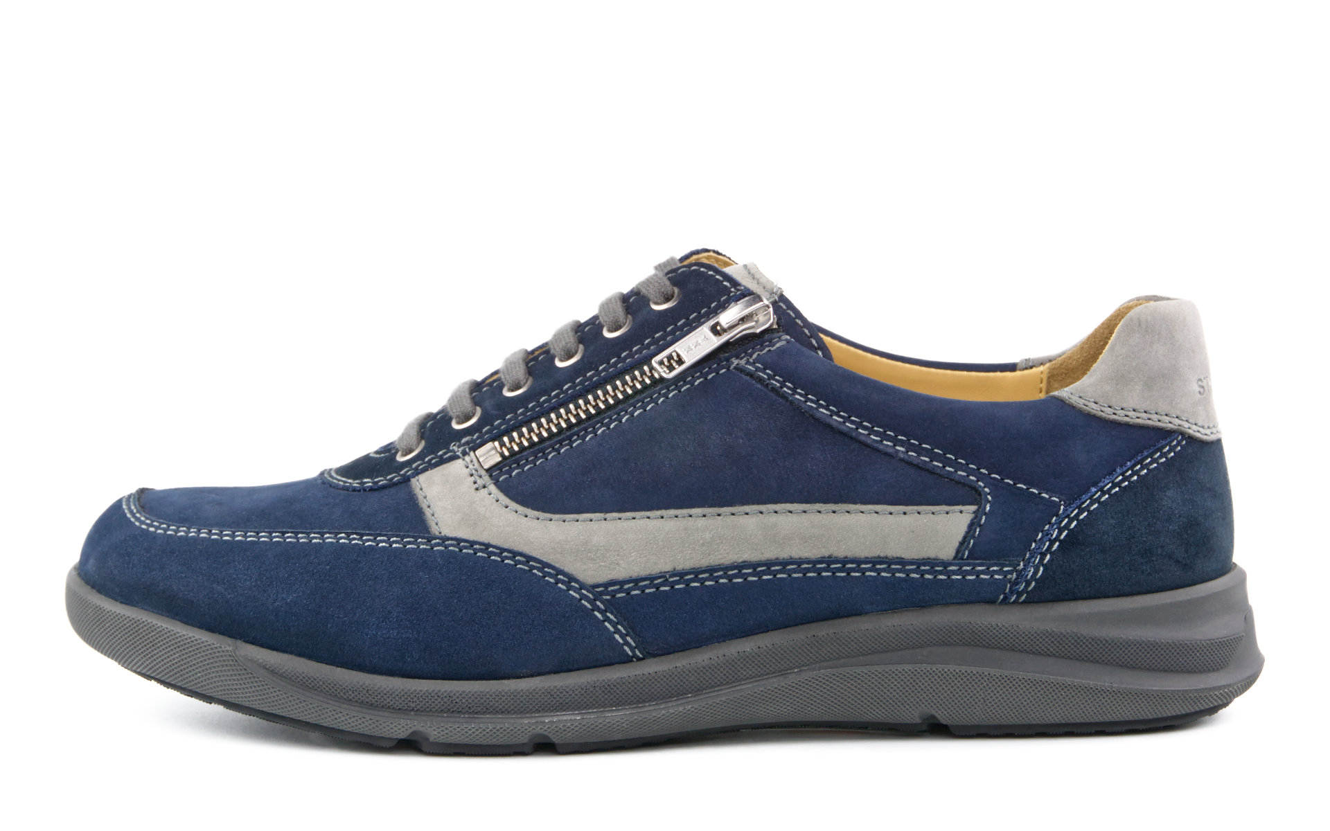 PANCHO Nubuk in marine+grey, sportlicher Schuh in seitlicher Ansicht, präsentiert sich mit einem modernen Design und robustem Obermaterial.