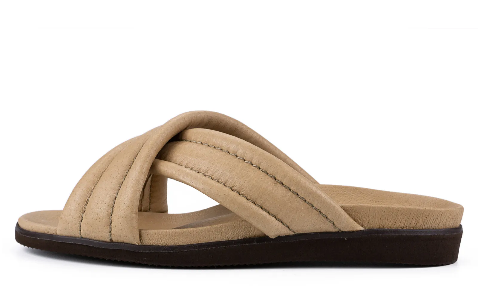 UELI PigNappa in taupe, seitliche Ansicht auf weißem Hintergrund, zeigt die elegante und bequeme Form des Schuhs mit feiner Nappalederoberfläche.