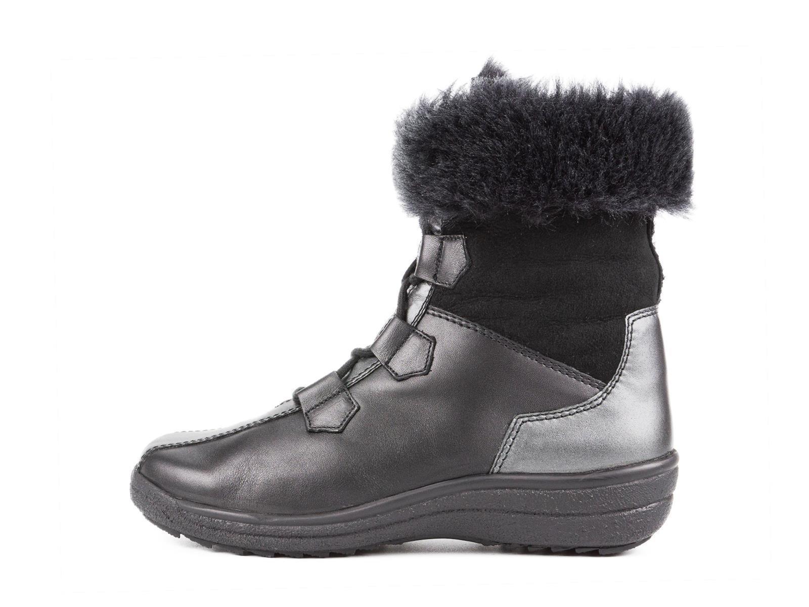 Schwarze SIA Nappa DoubleFace Schuhe auf einem hellen Hintergrund, elegant platziert mit Fokus auf das weiche Material und die moderne Silhouette.