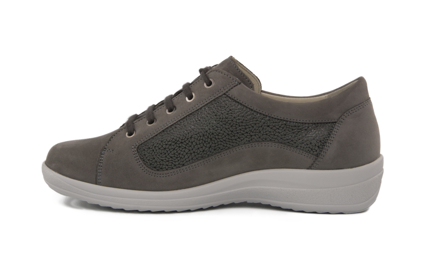 75058H_3+66_211_2.jpg MICHAELA, Nappa+LammVelourLeaf in grey, Sneaker, Grau, Ledertapete, Gummi-Laufsohle, Schnürschuh, Schnürschuh, Sneaker, Grau, Obermaterial, Gummisohle, Sneaker, Damen, Grau, Leder, Laufsohle, Schuh, Sneaker, grau, Leder, Sohle