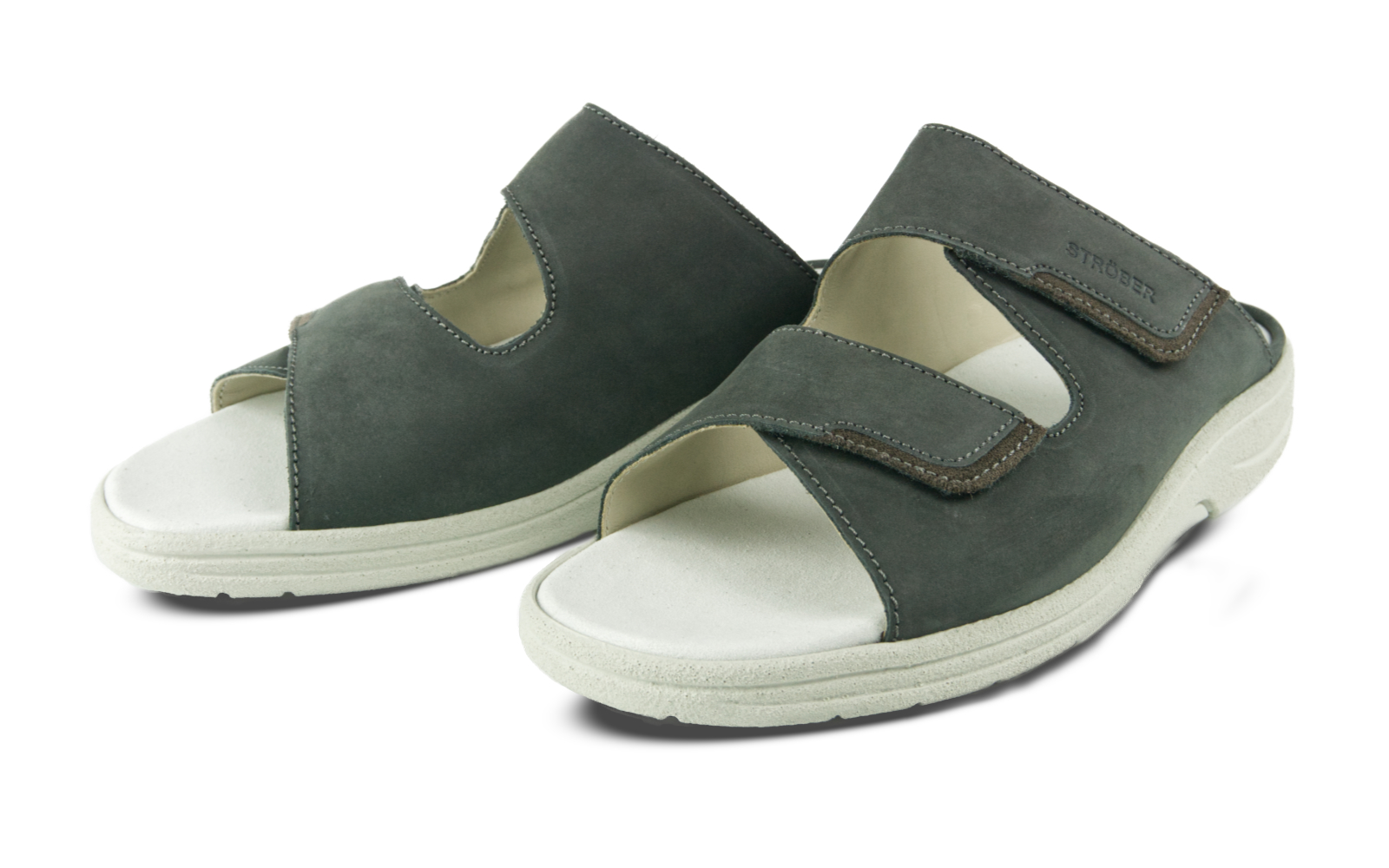 Der MORITZ Nubuk Schuh in Granit steht auf einem neutralen Hintergrund, zeigt seine hochqualitative Nubuk-Oberfläche und stilvolles Design.