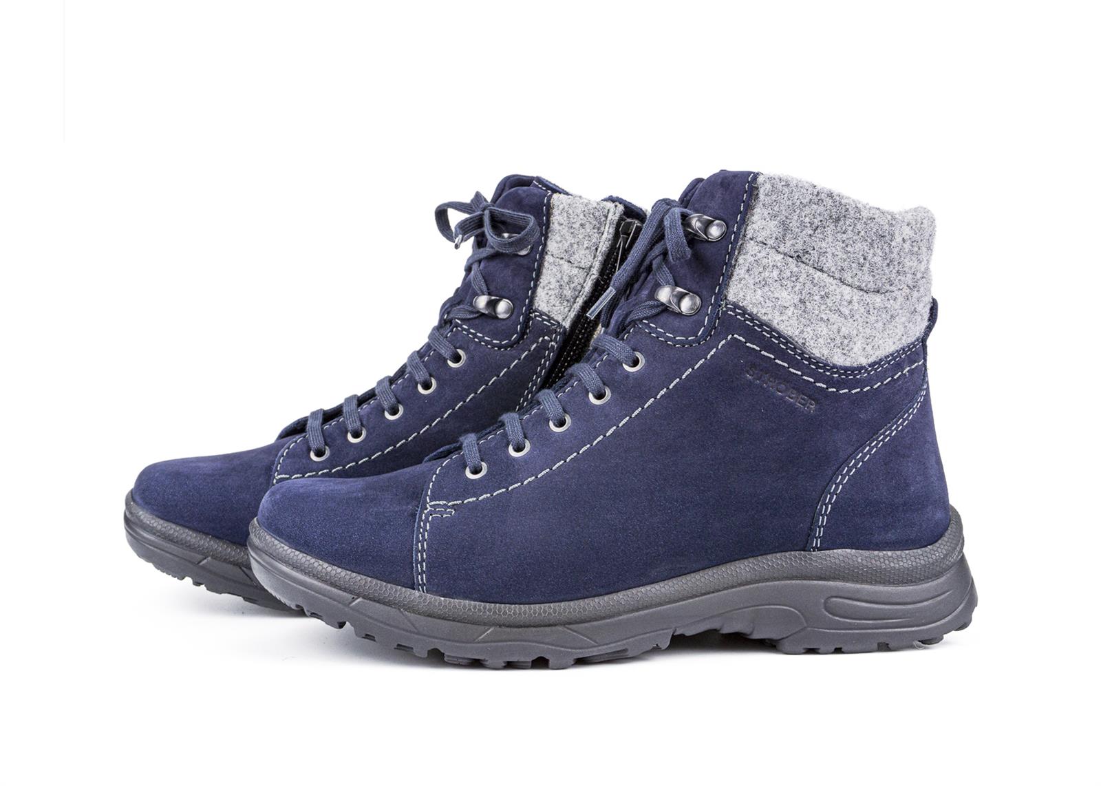 RONJA Schuhe aus blauem NubukFilz mit Wollfutter, stilvoll auf einem weißen Hintergrund präsentiert.