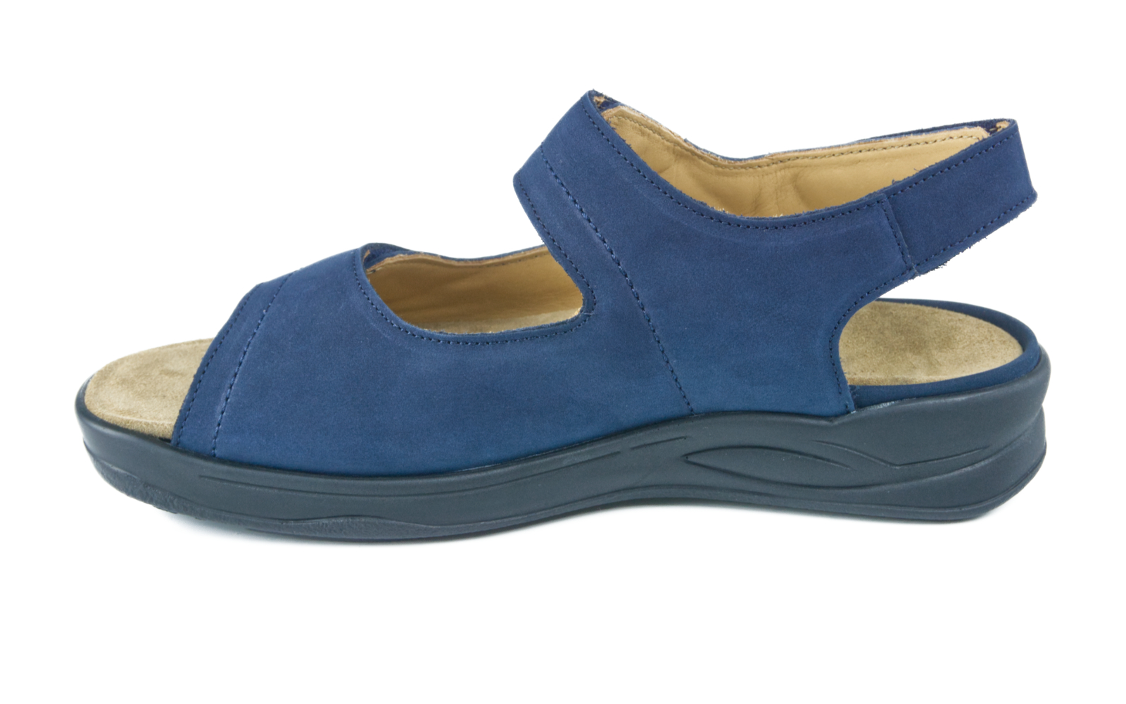 KIRA Nubuk+Velour Struktur in marine, seitlich positioniert auf einem neutralen Untergrund, zeigt die elegante und bequeme Designlinie.