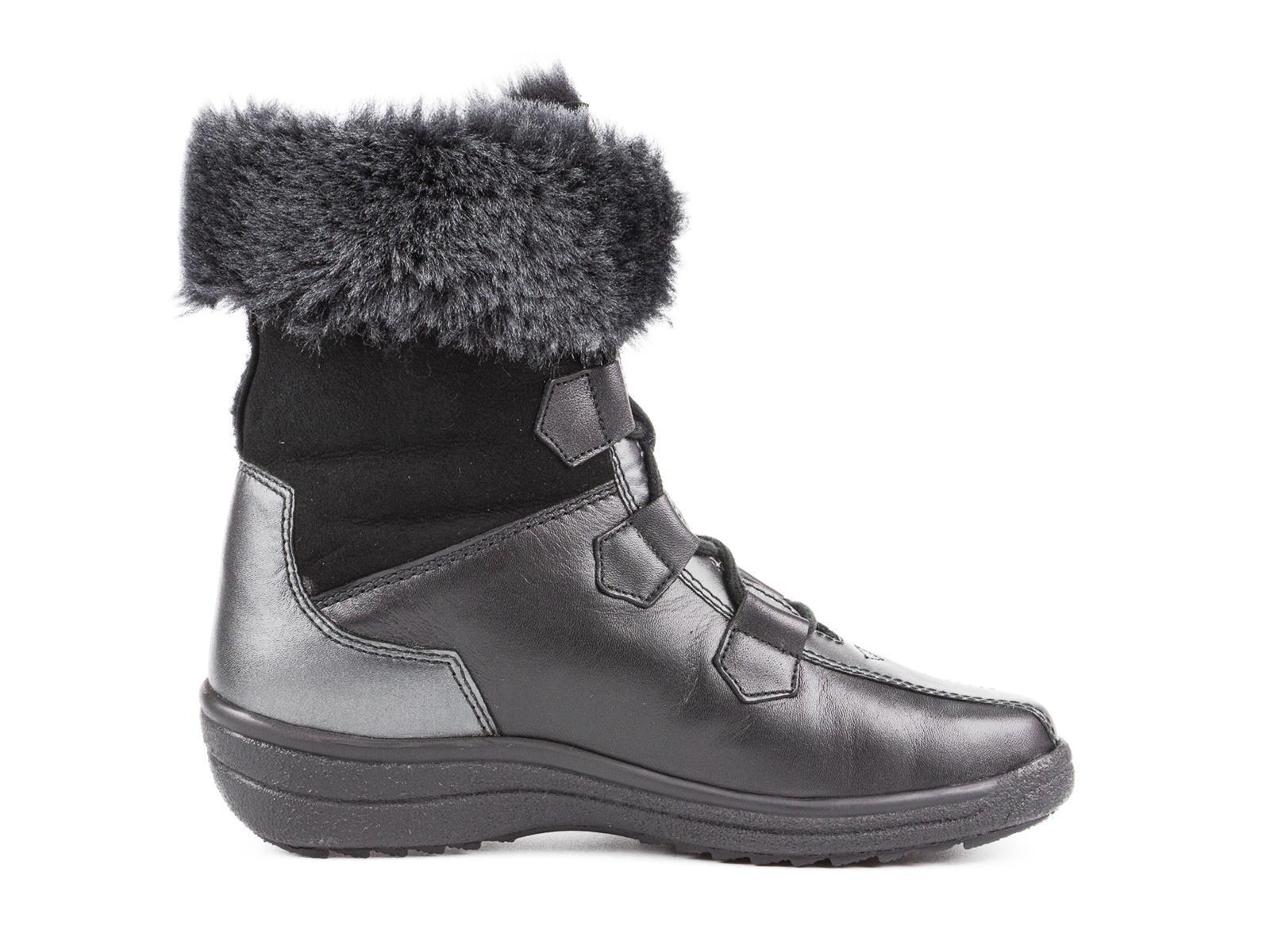 SIA Nappa DoubleFace in Schwarz, stilvoll und elegant, leicht seitlich auf einem hellen Untergrund positioniert.