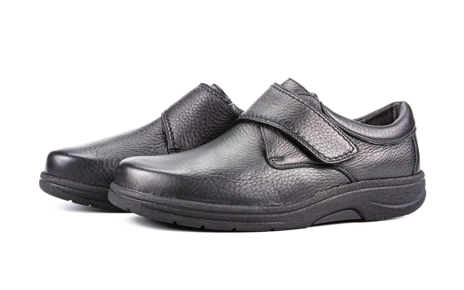 Schwarze MARLON Schuhe aus Hirschleder, elegant und bequem, auf einem neutralen Hintergrund platziert.