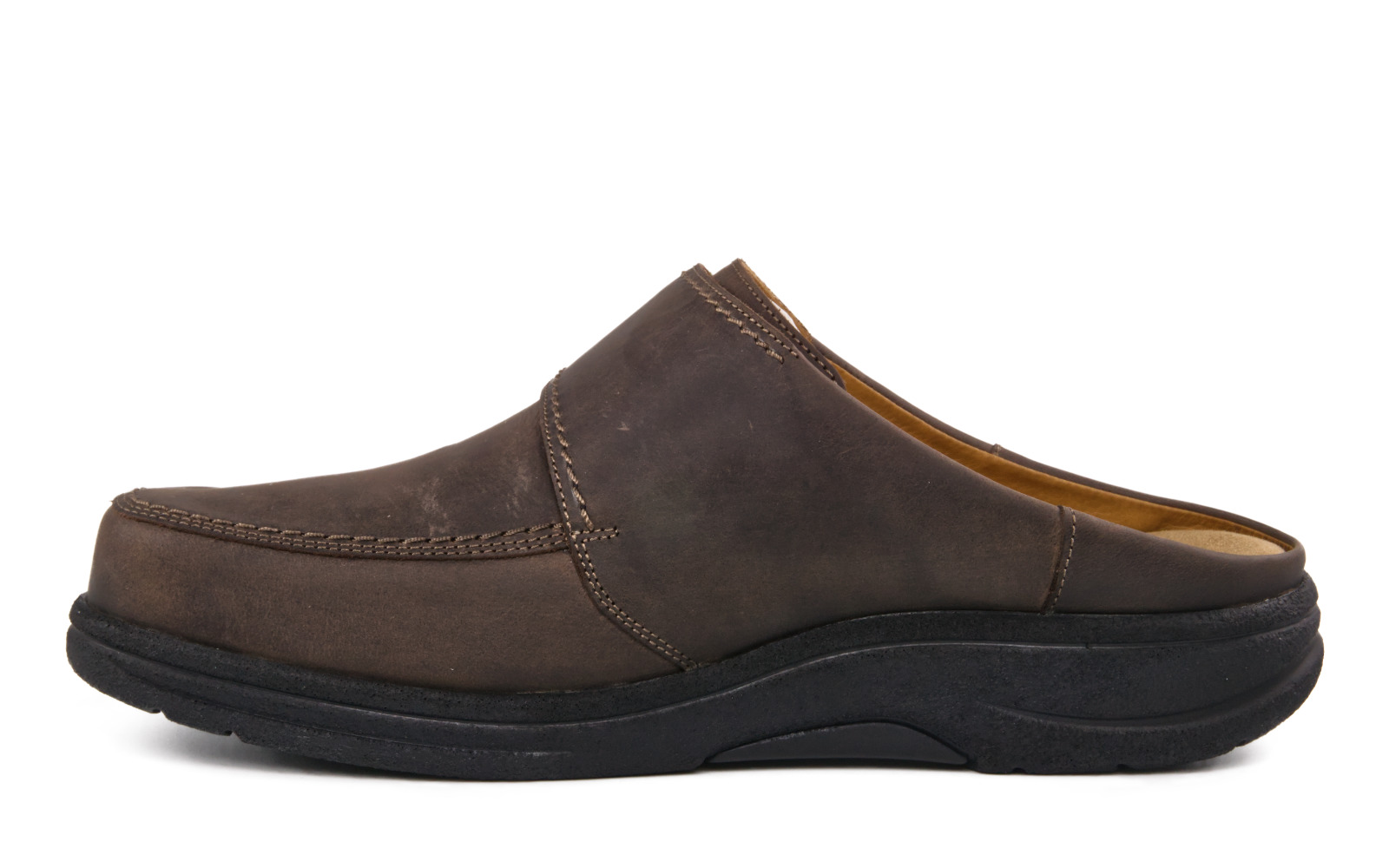 Der Schuh MOSES FettNubuk in ebony - Weite H/J ist seitlich abgebildet und hebt seine robuste Verarbeitung sowie das edle Nubukleder hervor.