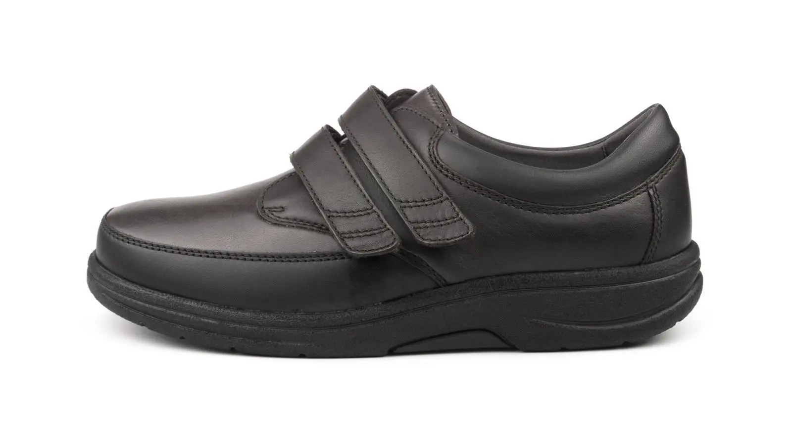 Der schwarze Nappa-Stretch Schuh MARCELLO in der Farbe canna, elegant auf einem neutralen Hintergrund präsentiert.