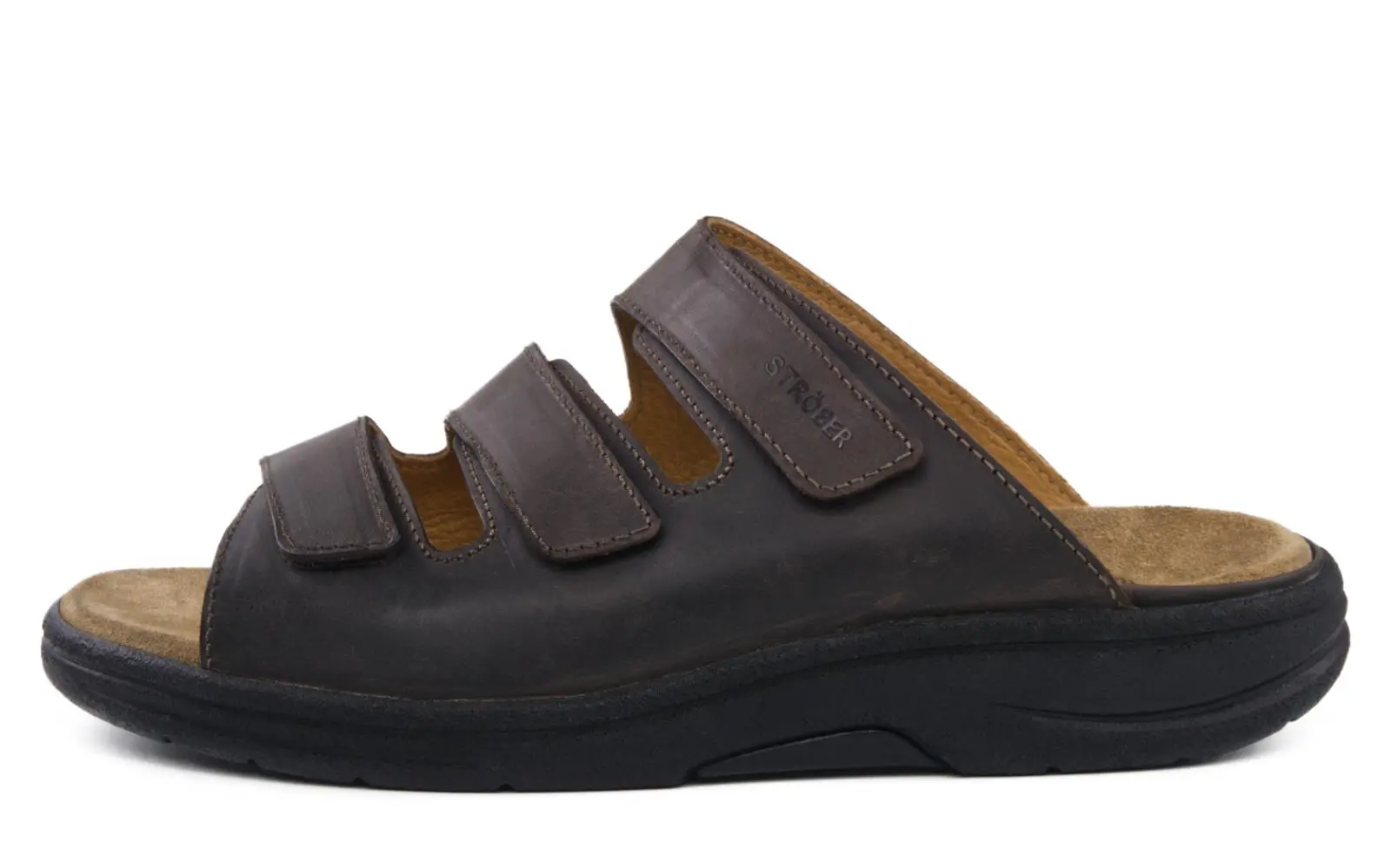 MARTIN FettNubuk Schuh in Ebony, seitlich positioniert auf einem neutralen Hintergrund. Hochwertiges Material und komfortables Design.