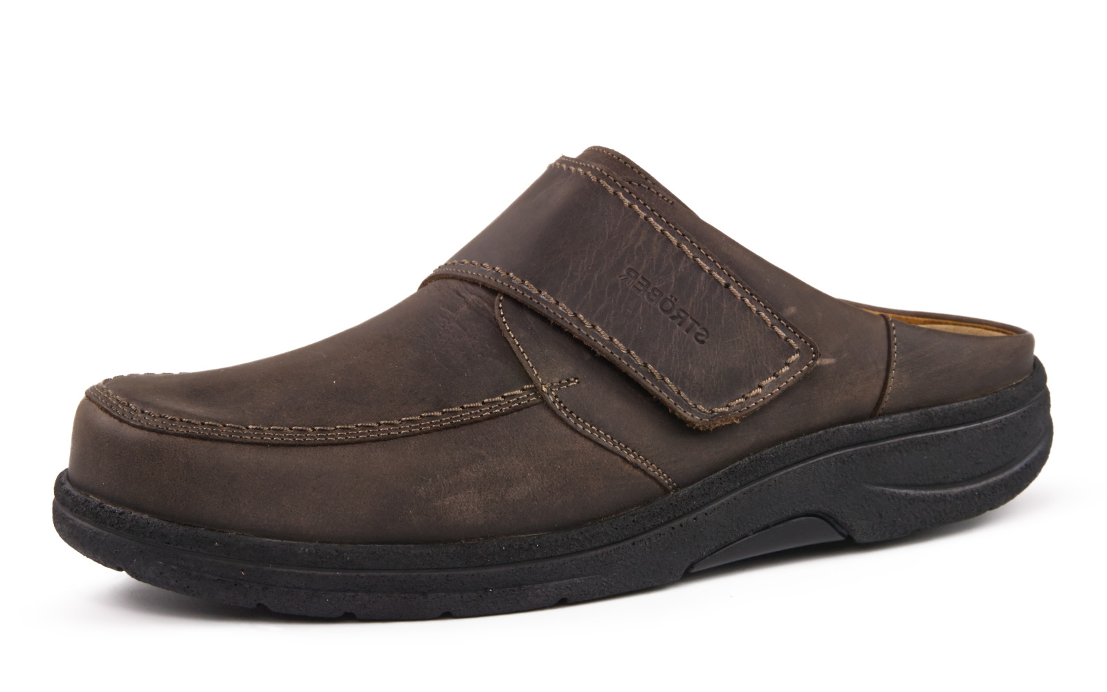 Der Schuh MOSES FettNubuk in Ebony mit Weite H/J steht auf einem hellen Hintergrund, zeigt seine stilvolle Form und hochwertige Verarbeitung.