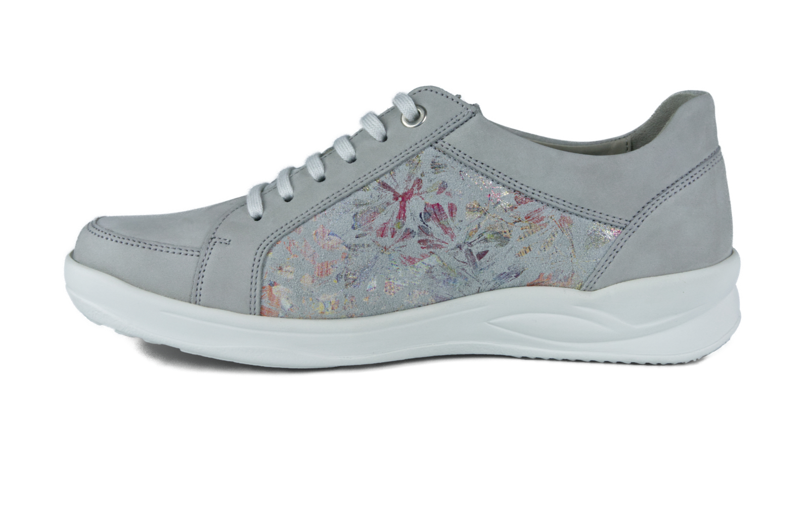 KORDULA Nubuk+VelourFlower in lightgrey, seitliche Ansicht. Der Schuh zeigt weiches Nubuk- und Velourleder in einer eleganten Farbnuance.