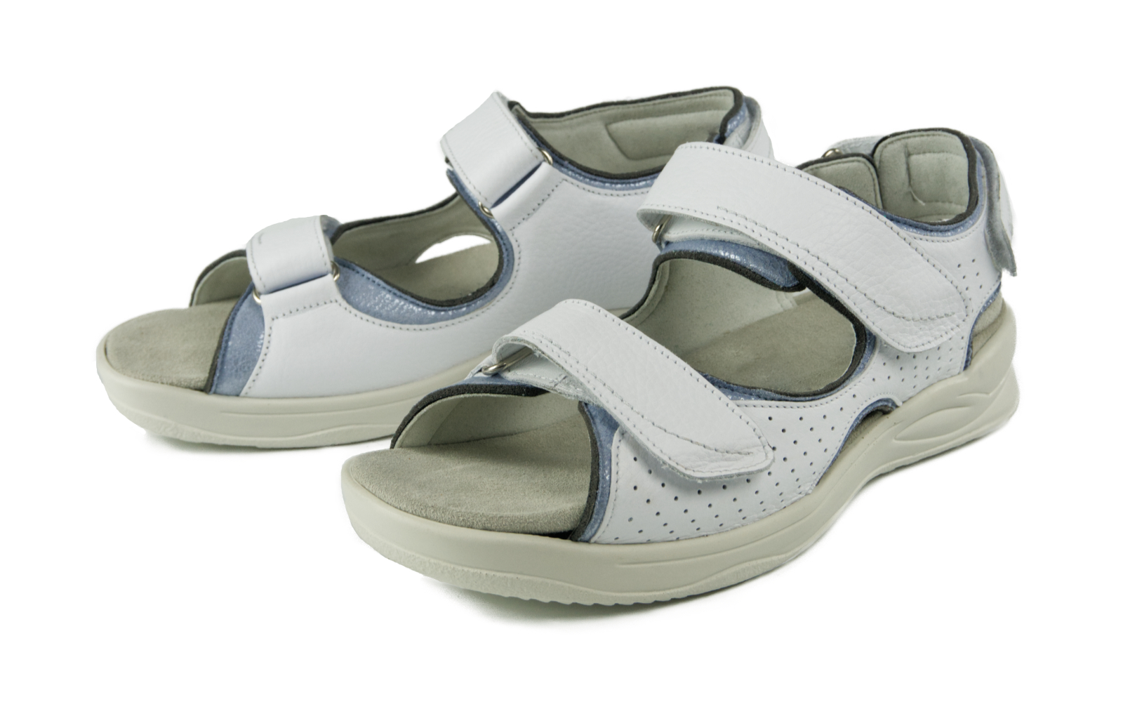Der Schuh KATHARINA NappSoft+StretchAntik in weiß+aqua wird seitlich auf einem hellen Hintergrund präsentiert.