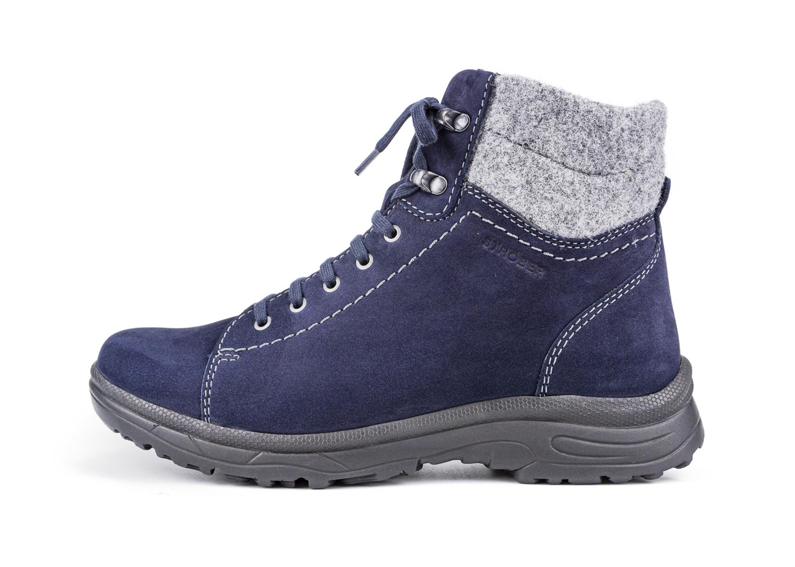 RONJA Schuh in Blau aus Nubuk und Filz, mit warmem Wollfutter, elegant und bequem, seitlich auf einem neutralen Untergrund positioniert.