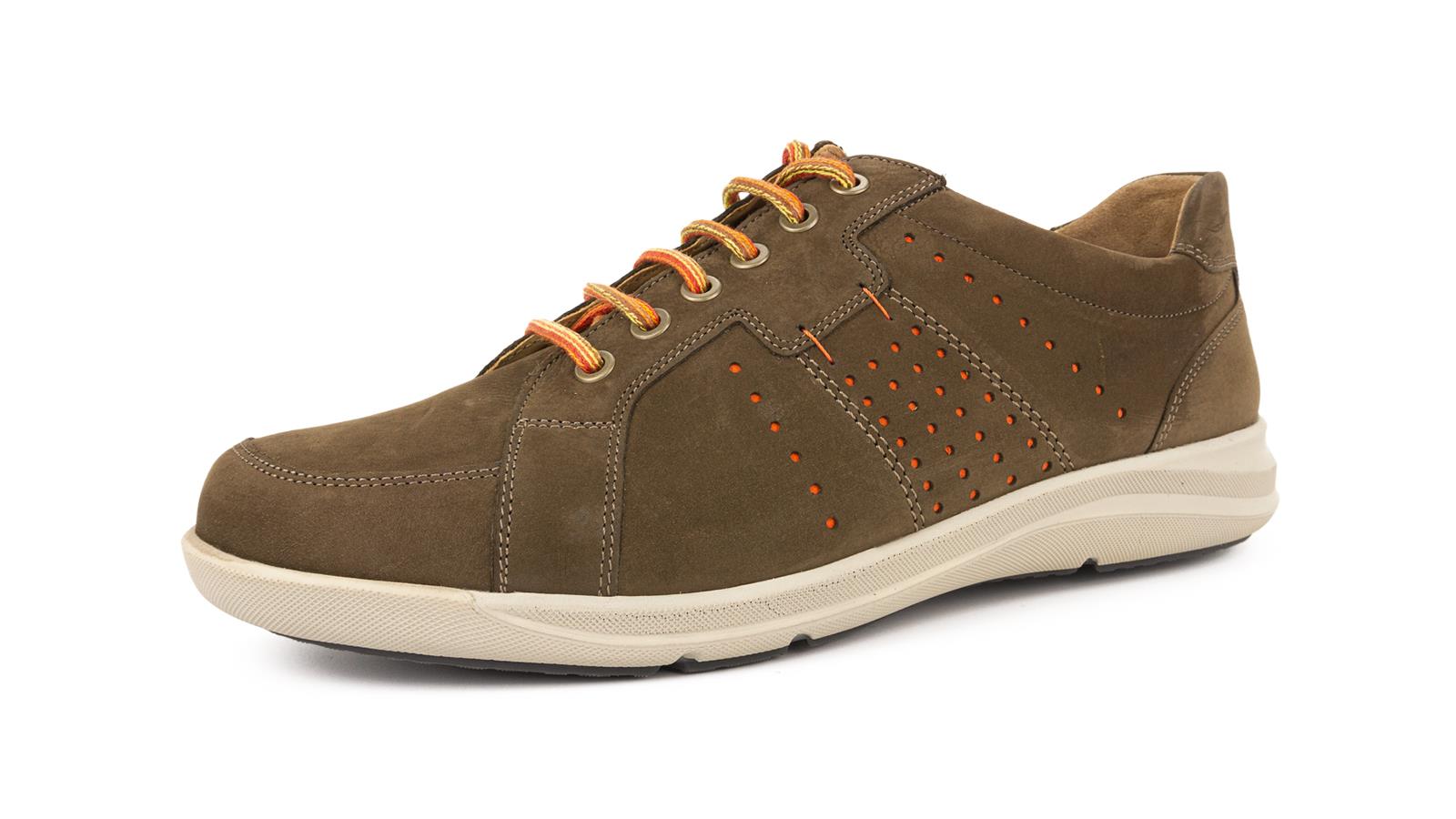 PASCAL Schuhe aus Nubuk in tartufo orange, seitlich auf einem neutralen Hintergrund präsentiert. Komfort und Stil vereint in einem eleganten Design.