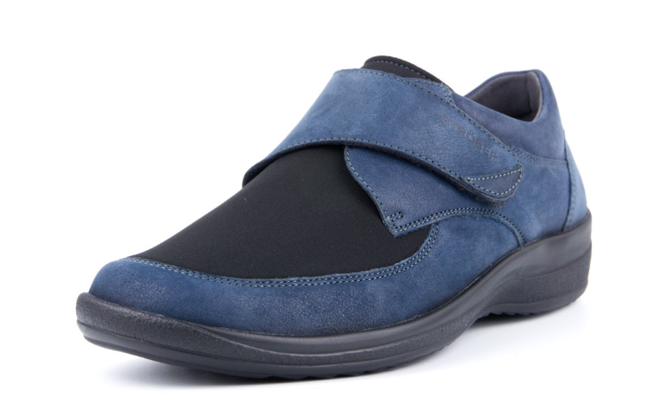 MURIEL Nubuk+Neopren Schuh in midnight, seitlich positioniert auf einem neutralen Hintergrund. Elegantes Design mit komfortabler Passform.