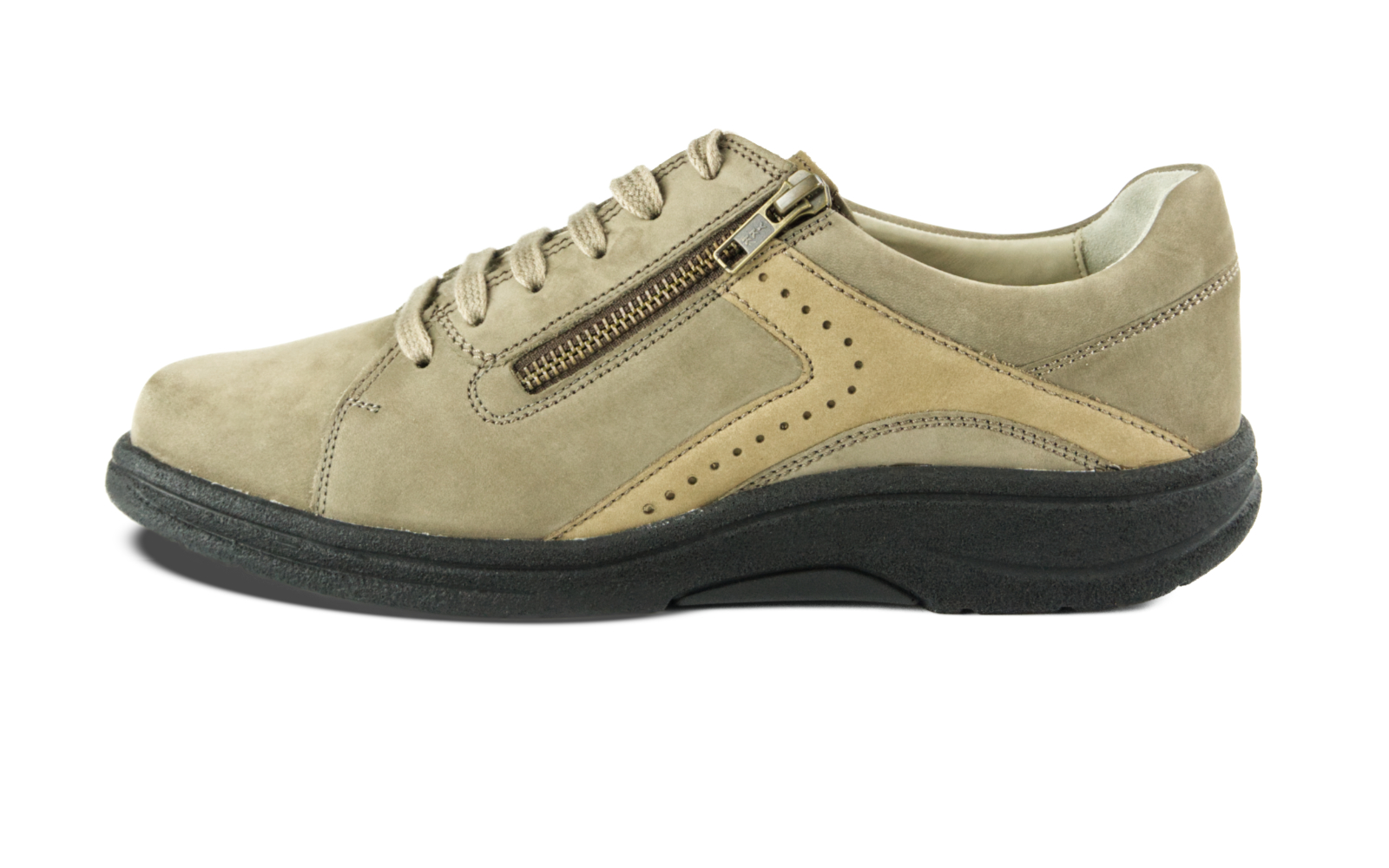 MALIO Nubuk in smoke+stone, seitliche Ansicht des Schuhs auf einem hellen Untergrund, elegant und modern gestaltet.