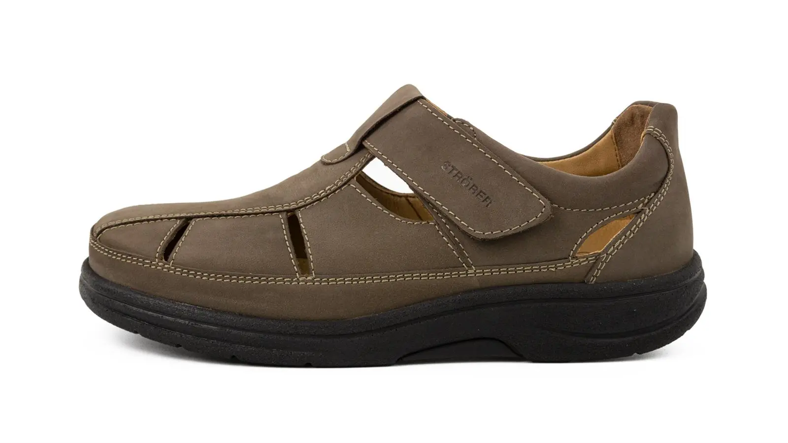 Der Schuh MAURICE aus FettNubuk in borke, seitlich auf einem hellen Untergrund präsentiert, zeigt seine hochwertige Verarbeitung und elegantes Design.