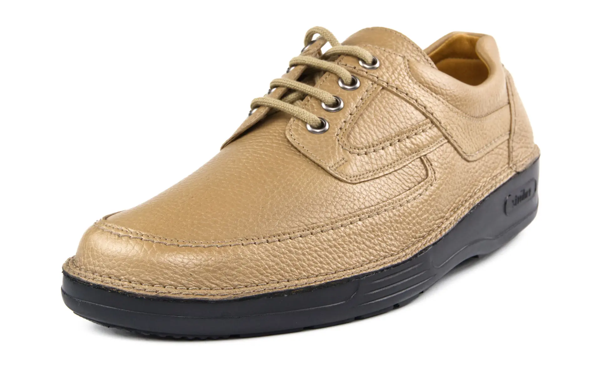 Der BERND SoftCalf in Kiesel liegt auf einem hellen Untergrund, mit weichem Obermaterial und eleganter Form, ideal für den Alltag.