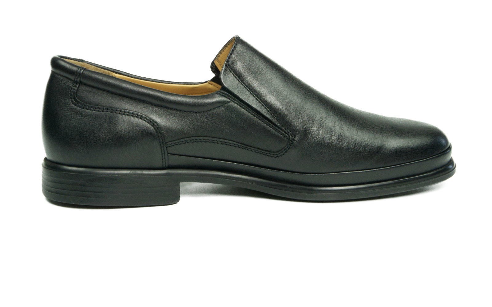 Schwarze ERICH Nappa Schuhe auf einem weißen Hintergrund, elegant und stilvoll präsentiert.