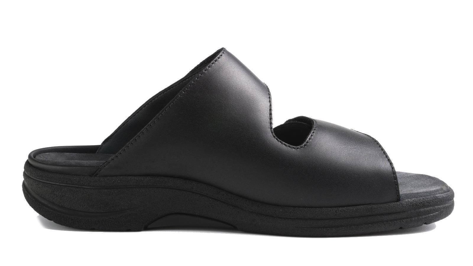 Schwarz sportlicher MORITZ Schuh aus Nappa, seitlich positioniert auf hellem Untergrund.