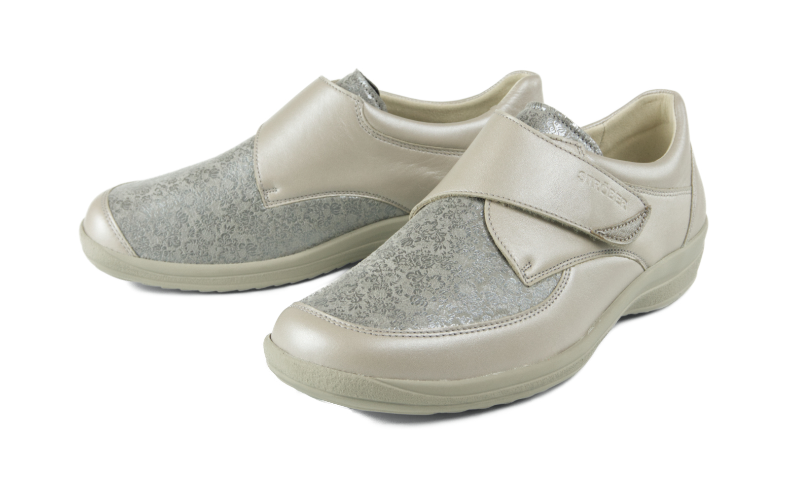 MURIEL SportNappa+StretchFlower in distel, seitlich auf einem weißen Hintergrund präsentiert, zeigt die bequeme und elegante Schuhdesign.